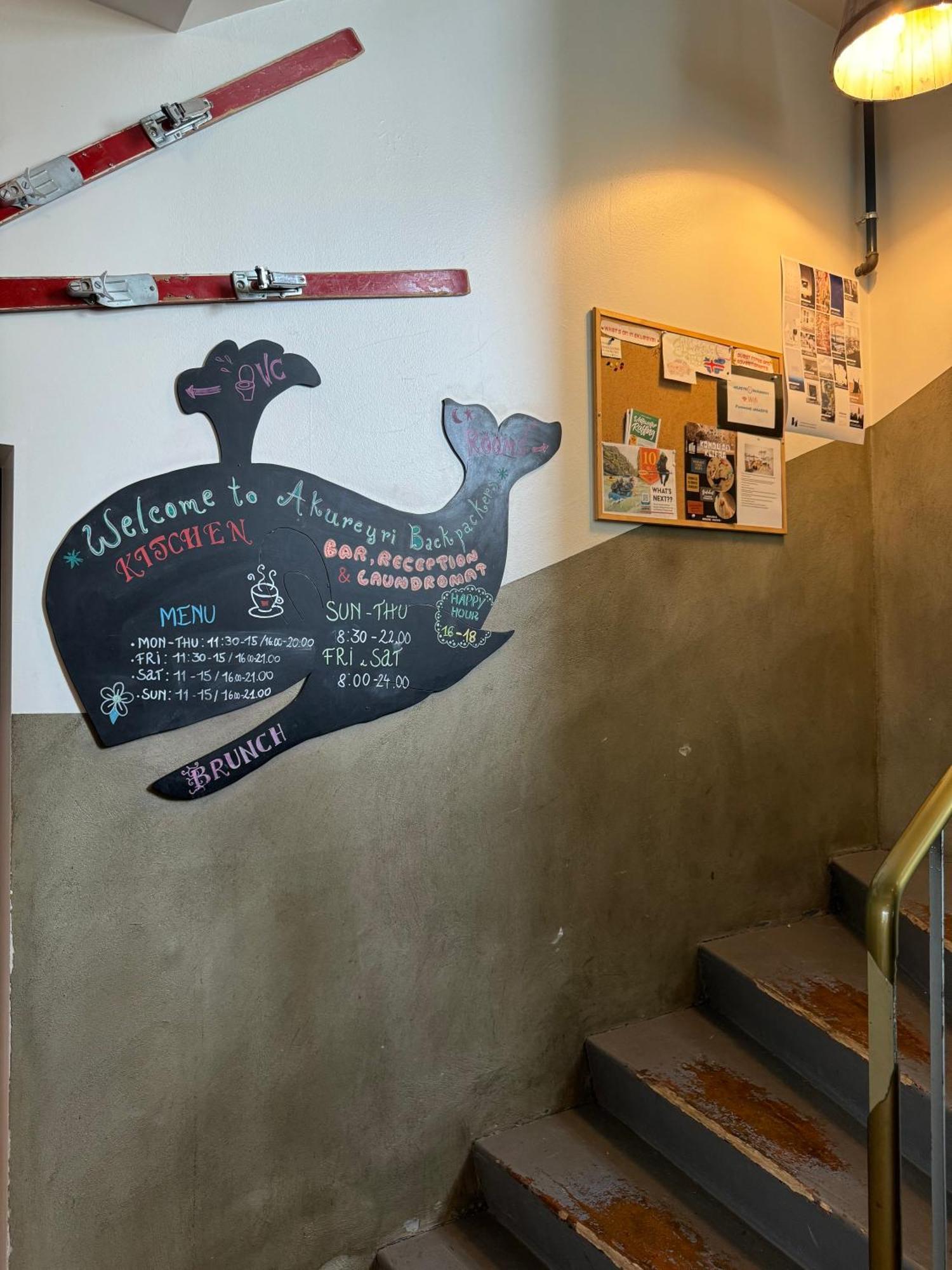 Akureyri Backpackers Hostel Bagian luar foto