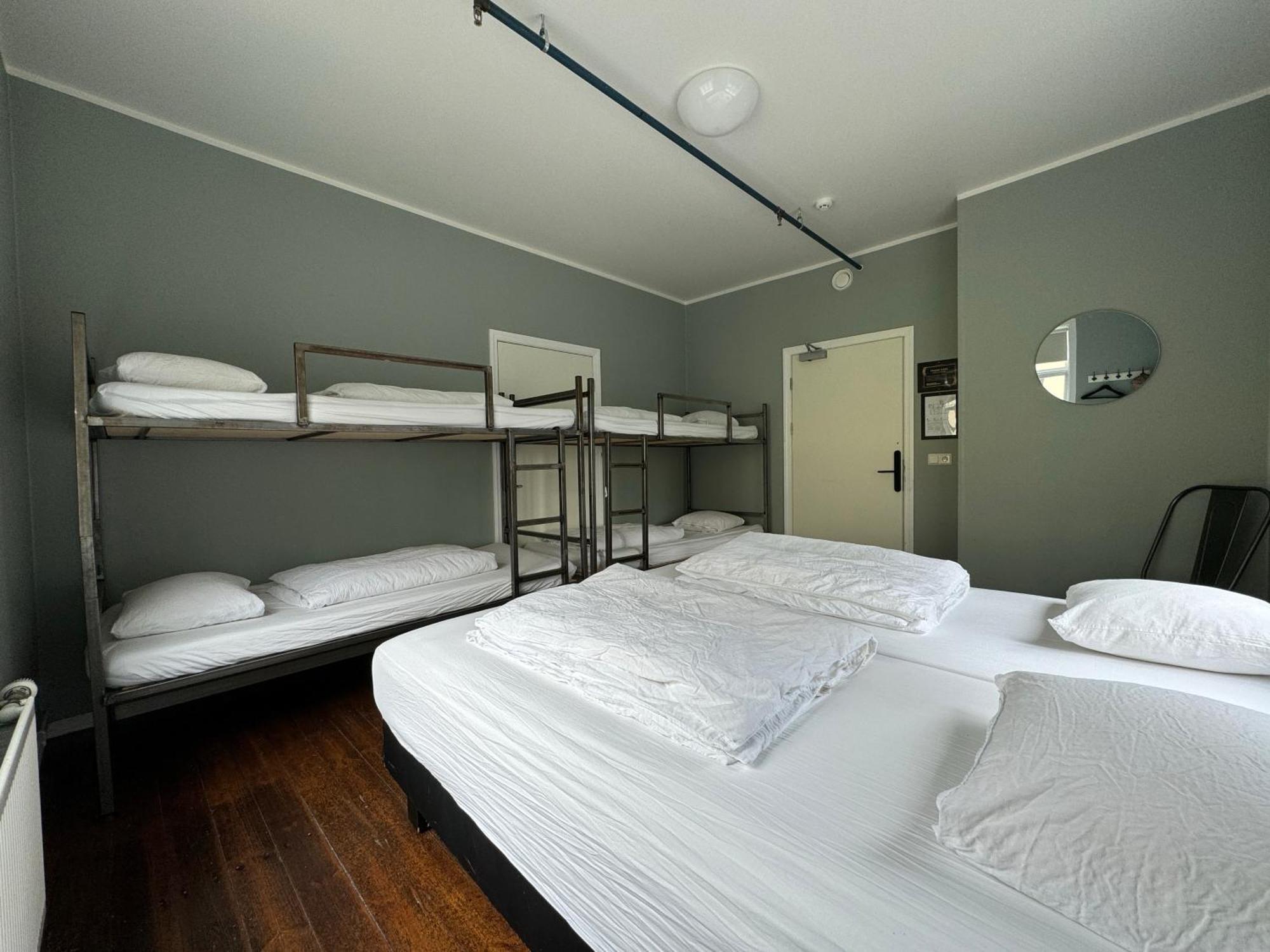 Akureyri Backpackers Hostel Bagian luar foto